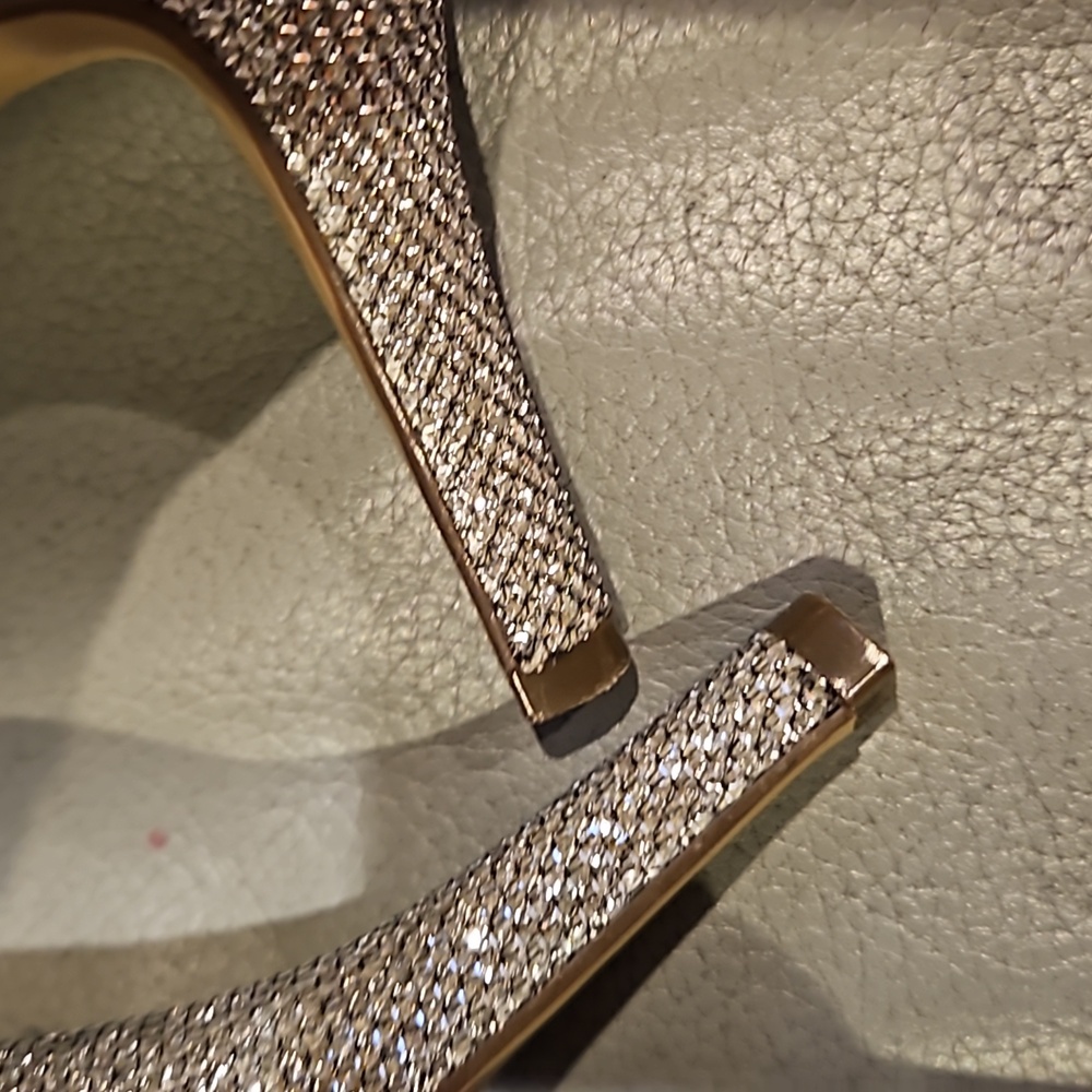 Beautiful adjustable strapped heels - Picture 5 of 5
